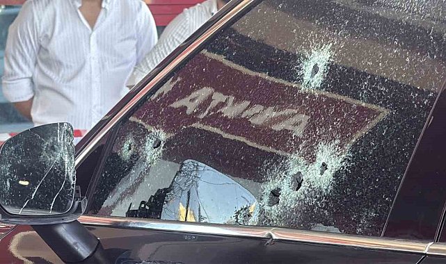Diyarbakır'da ışıkta duran otomobile silahlı saldırı: 2 yaralı