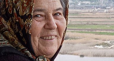 Domates yüklü tır ile otomobil çarpıştı: 1 ölü, 2 yaralı