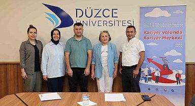 Düzce Üniversitesi'nde öğrencilik süreçleri tüm yönleriyle ele alındı