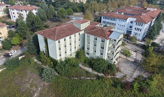 Düzce'de eski Sağlık Meslek Lisesi huzurevi olacak