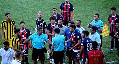 Düzcespor-Beykoz Anadolu maçı tatil edildi