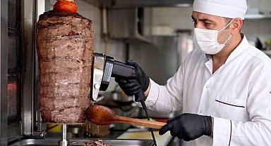 Efeler Belediyesi, Menderes Park'ta vatandaşları kaliteli yemeklerle buluşturuyor