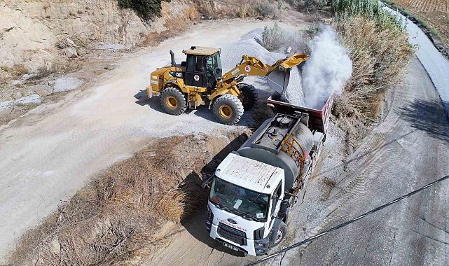 Efeler Belediyesi yol çalışmalarını sürdürüyor