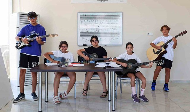 Efeler'de müzik akademisi kursları başlıyor