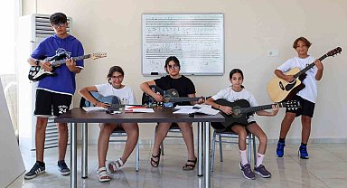 Efeler'de müzik akademisi kursları başlıyor