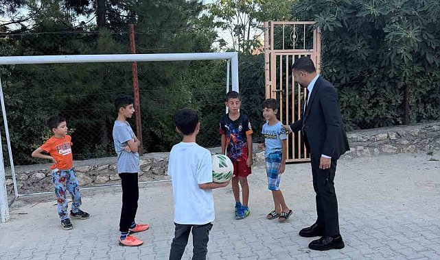 Eğil'de öğrencilere kırtasiye desteği