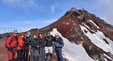 Eğitimci Hanligil Fuji Dağı'na zirve yaptı