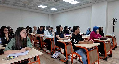 Elazığ Belediyesi'nden gençlere eğitim desteği