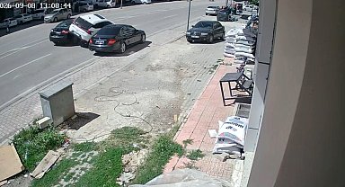 Elazığ'da bir gün arayla aynı yerde 2 kaza kameralara yansıdı