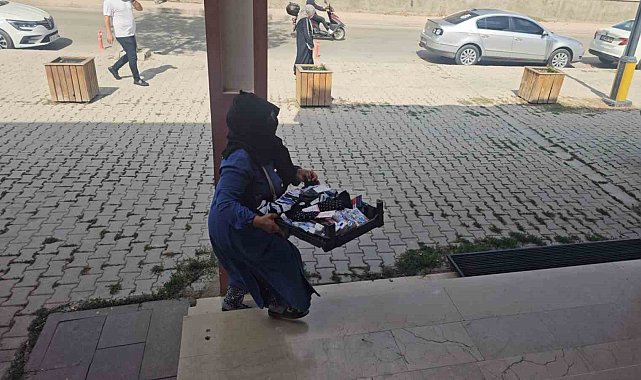 Elazığ'da dilenci operasyonu: Seyyar satıcı kılığına girerek kaçmaya çalıştı