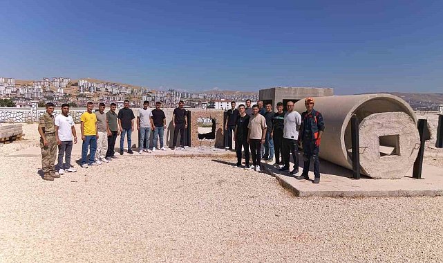 Elazığ'da jandarma personeline enkazda arama kurtarma temel eğitimi