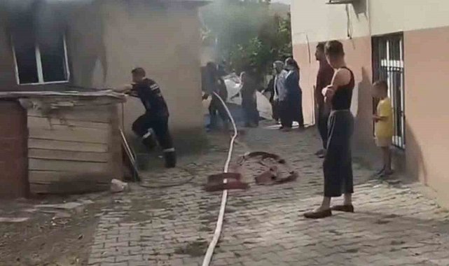 Elazığ'da odunluk ve kilerde yangın