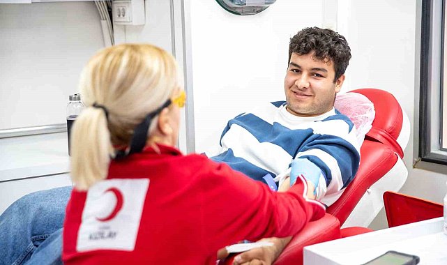 En yüksek kan bağışı oranı 20 yaşındaki gençlerde görüldü