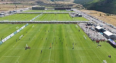 Erciyes'te geleceğin futbol yıldızları sahne alıyor