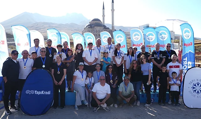 Erciyes'te plaj voleybolu turnuvası