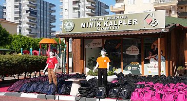 Erdemli'de öğrencilere kırtasiye ve kıyafet desteği