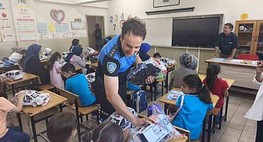 Erzincan'da polis ekiplerinden öğrencilere yeni eğitim yılı sürprizi