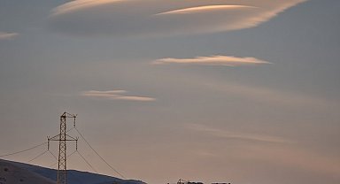 Erzincan'da UFO'yu andıran mercek bulutu ilgi çekti