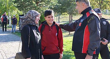 Erzurum'da okul çevrelerine sıkı denetim: Emniyet Müdürü Karaburun sahaya indi