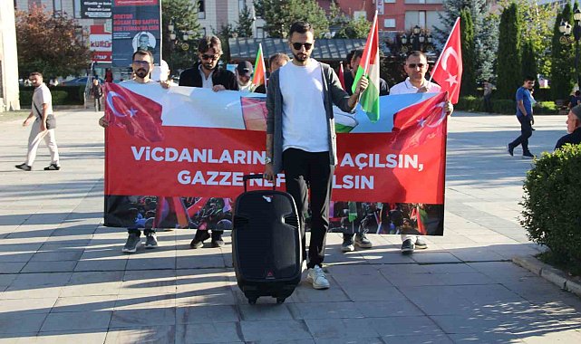 Erzurum'da sağlıkçılar 150 haftadır Gazze için yürüyor: "Zalim zulmünde devam ettikçe biz de mazlumun yanında olmaya devam edeceğiz"