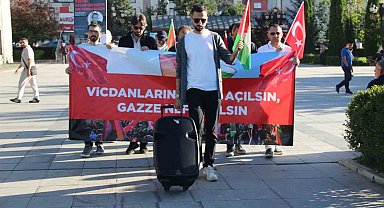 Erzurum'da sağlıkçılar 150 haftadır Gazze için yürüyor: "Zalim zulmünde devam ettikçe biz de mazlumun yanında olmaya devam edeceğiz"
