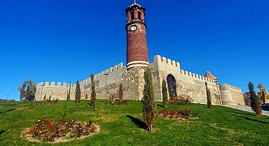 Erzurum'da tarihi Saat Kulesi geçici ziyarete kapatılıyor