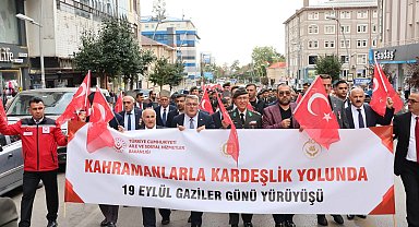 Erzurum'da gaziler için anlamlı yürüyüş