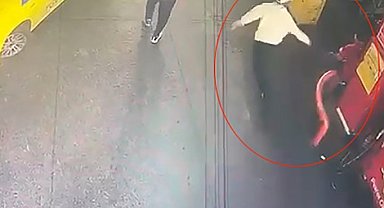Esenyurt'ta pompacıya silahlı saldırı; o anlar kamerada