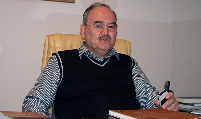 Eski İzmir Büyükşehir Belediye Başkanı Burhan Özfatura vefat etti