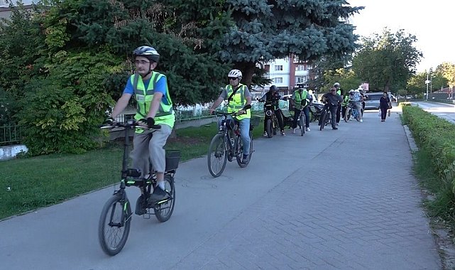 Eskişehir'de 'Görünür Ol, Güvende Ol' sloganıyla bisiklet turu düzenlendi