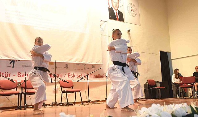 Eskişehir'de Gençlik Yaz Kulübü Kapanış Şenliği düzenlendi