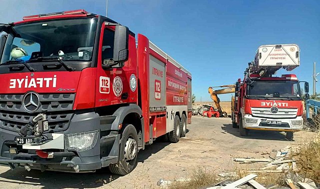 Eskişehir'de geri dönüşüm tesisinde çıkan yangın söndürüldü
