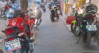 Eskişehir'de kaldırımlar motosiklet otoparkına döndü