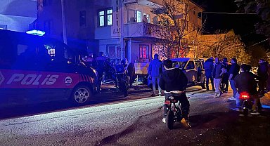 Evinde havaya ateş açan şahıs mahalleyi ayağa kaldırdı