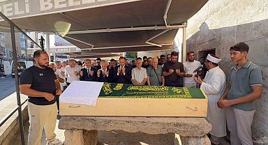 Evinin balkonundan düşen görme engelli adam son yolculuğuna uğurlandı