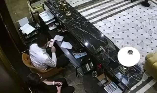 Fatih'te otel çalışanlarından 50 milyon liralık vurgun: Paraları çaldıkları anlar kameraya yansıdı