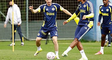 Fenerbahçe hazırlıklarını sürdürdü