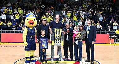 Fenerbahçe'de Jan Vesely için veda seremonisi düzenlendi