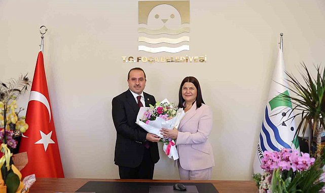 Foça'yı ziyaret eden Kırkpınar: "Birikmiş sorunları el ele vererek çözeceğiz"