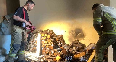 Garajdaki odunlar tutuştu, yangın büyümeden kontrol altına alındı