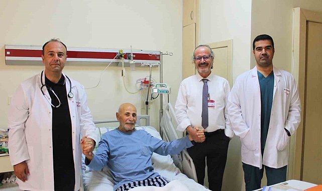 GAÜN Hastanesi'nde 83 yaşındaki hastaya zorlu aort ameliyatı