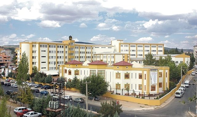 Gaziantep Kolej Vakfı'ndan eğitimciye şiddete ve karalama kampanyasına sert tepki