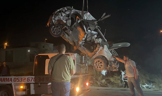 Gaziantep'te 7 kişinin hayatını kaybettiği kazada araçlar yoldan kaldırıldı