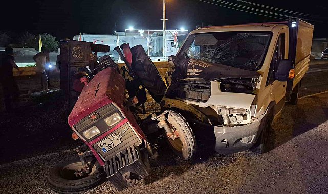 Gaziantep'te kamyonet ile traktör çarpıştı: 3 yaralı
