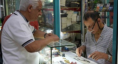 Gaziantepli saat ustası 56 yıldır zamana ayar veriyor