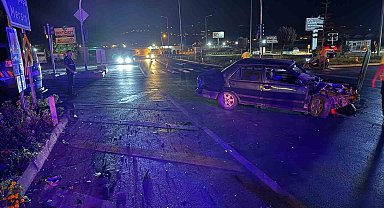 Gazipaşa'da alkollü sürücü kaza yaptı: 2 yaralı