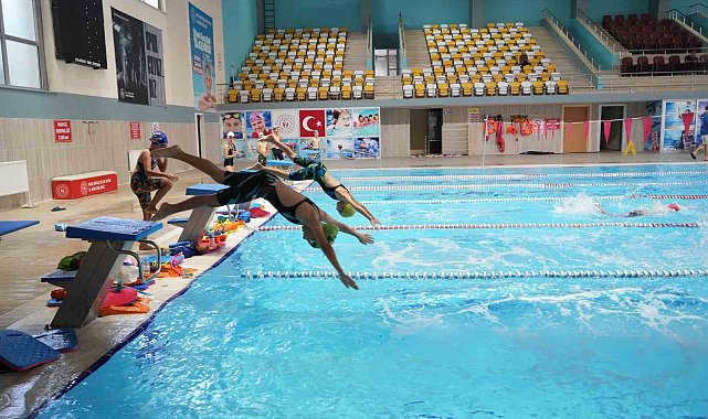 Geleceğin yüzme şampiyonları Muş'ta yetişiyor