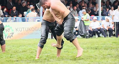 Geleneksel Sungurlu Yağlı Pehlivan Güreşleri kıyasıya mücadelelere sahne oldu