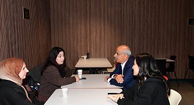 Gençlerden Başkan Er'e kütüphane teşekkürü