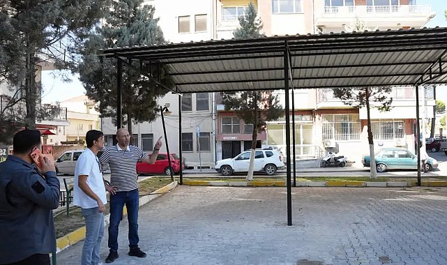 Germencik'te minibüs durağına gölgelik tente uygulaması